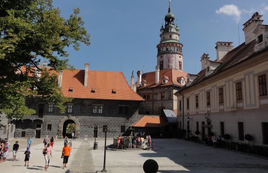 cesky krumlov day trips from prague