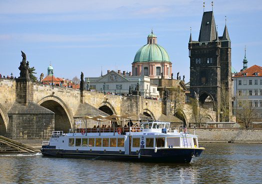 prague dinner cruise
