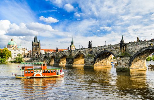 prague tours: charles bridge
