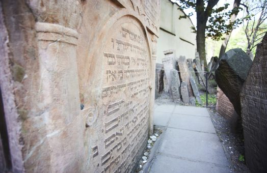 prague tours: tombstone of judah loew ben bezalel in old jewish cemetery