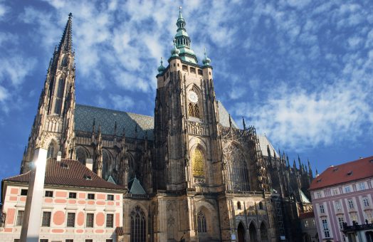 prague tours: st.vitus cathedral at the prague castle