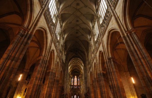 prague tours: st.vitus cathedral at the prague castle