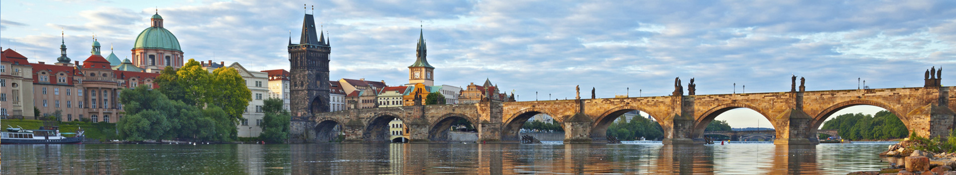 Prague Discovery with Lunch and Boat Trip