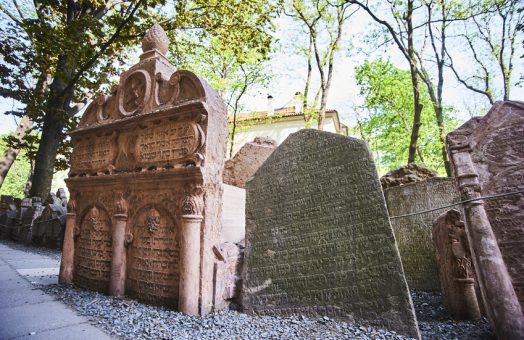 prague tours: tombstone of judah loew ben bezalel in old jewish cemetery