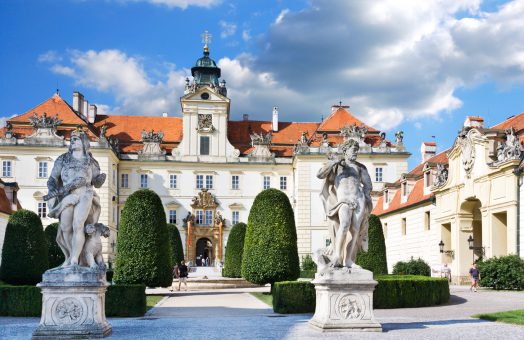Budapest to Prague, Prague to Budapest transfers via Bratislava and Lednice/Valtice Chateau