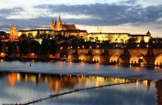 Private luxury river cruise in Prague