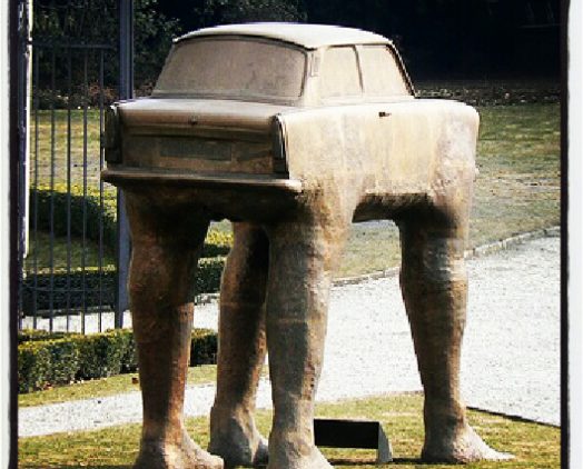 david-cerny-trabant-with-legs